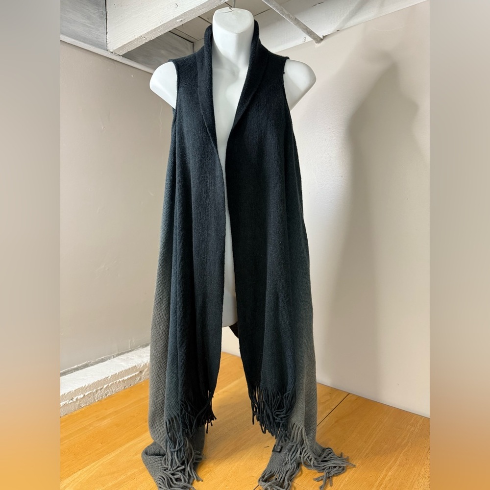 A&O International Women’s Gray/black Cardigan Large